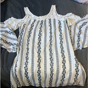 Off the shoulder shirt/dress fits short people like a dress